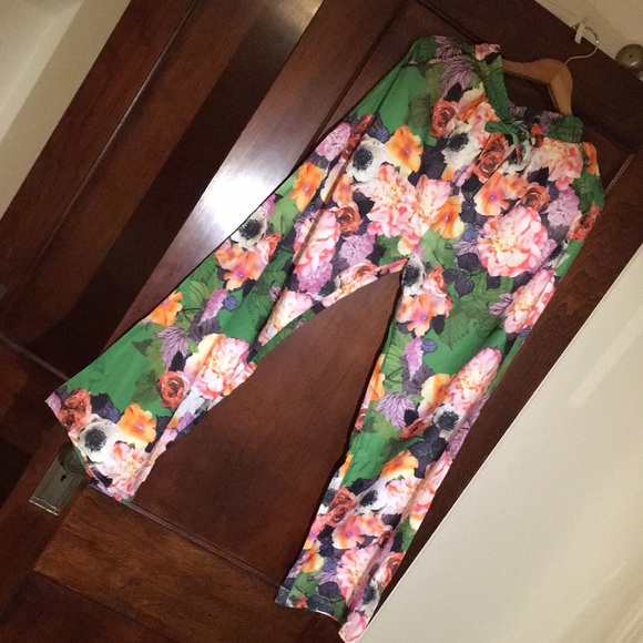 LAST PAIR-Host Pick pajama style pants MEDIUM - Picture 6 of 7